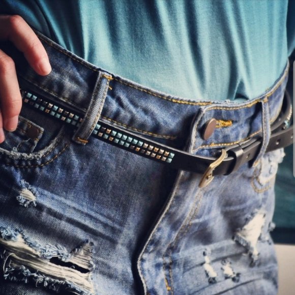 72048 Studded Belt - Picture 2 of 4